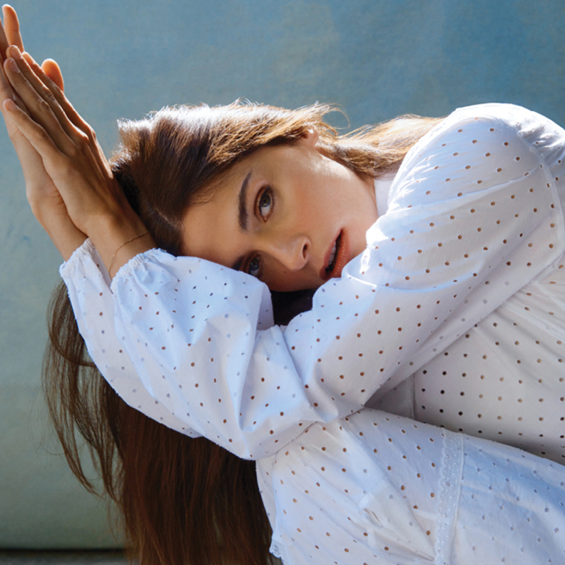 تعرّفي على أسرار إليزا صدناوي الجمالية وكيف تعتني ببشرتها لتبقى متألقة ونضرة