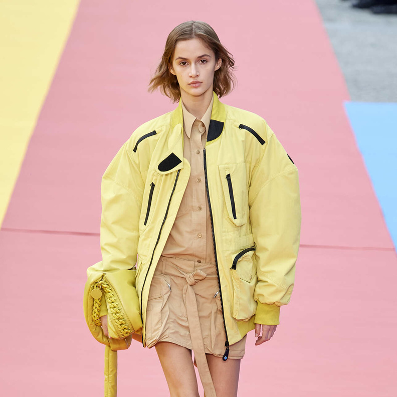 الجاكيتات الرياضية أبرز الصيحات المريحة واليومية