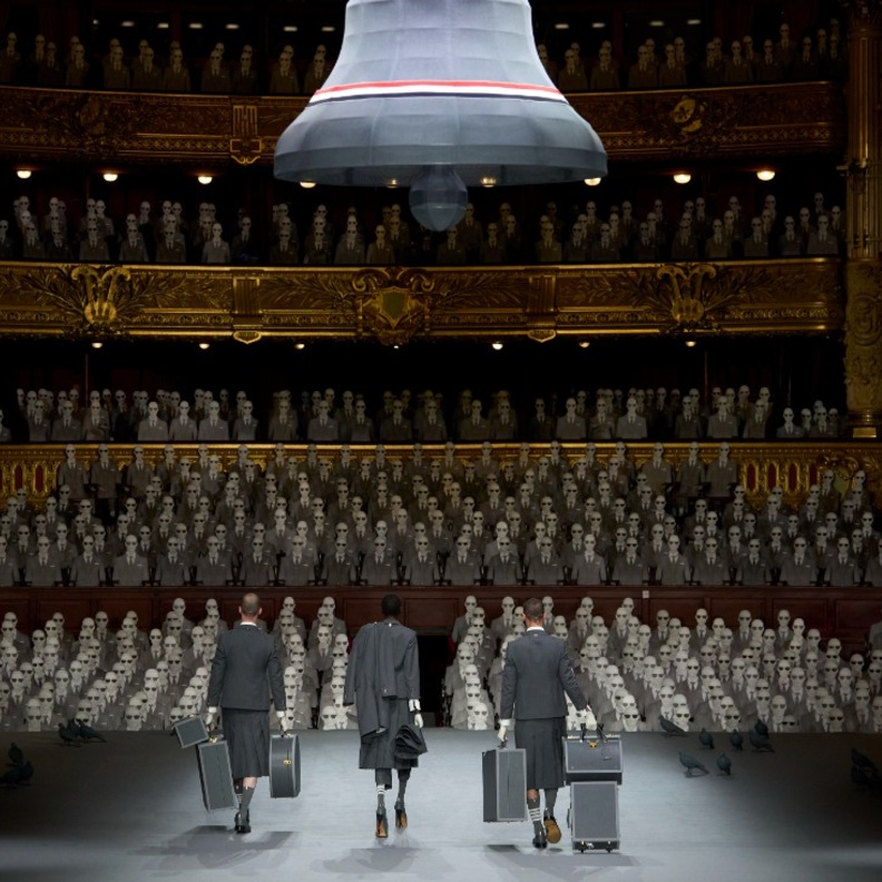 كل ما يجب أن تعرفيه عن أسبوع الأزياء الراقية في باريس لخريف وشتاء 2023