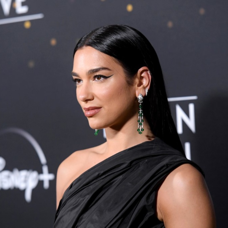 تسريحات شعر ناعمة للشابات بأسلوب دواليبا تناسب موسم الصيف ..تعلمي الخطوات