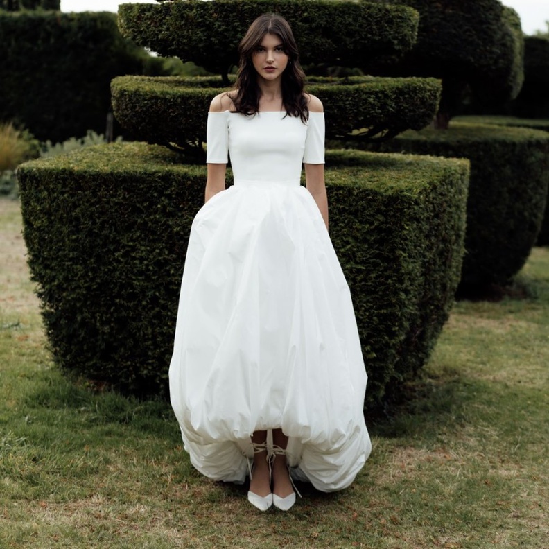 فساتين زفاف مميزة بأكمام قصيرة لعروس الصيف