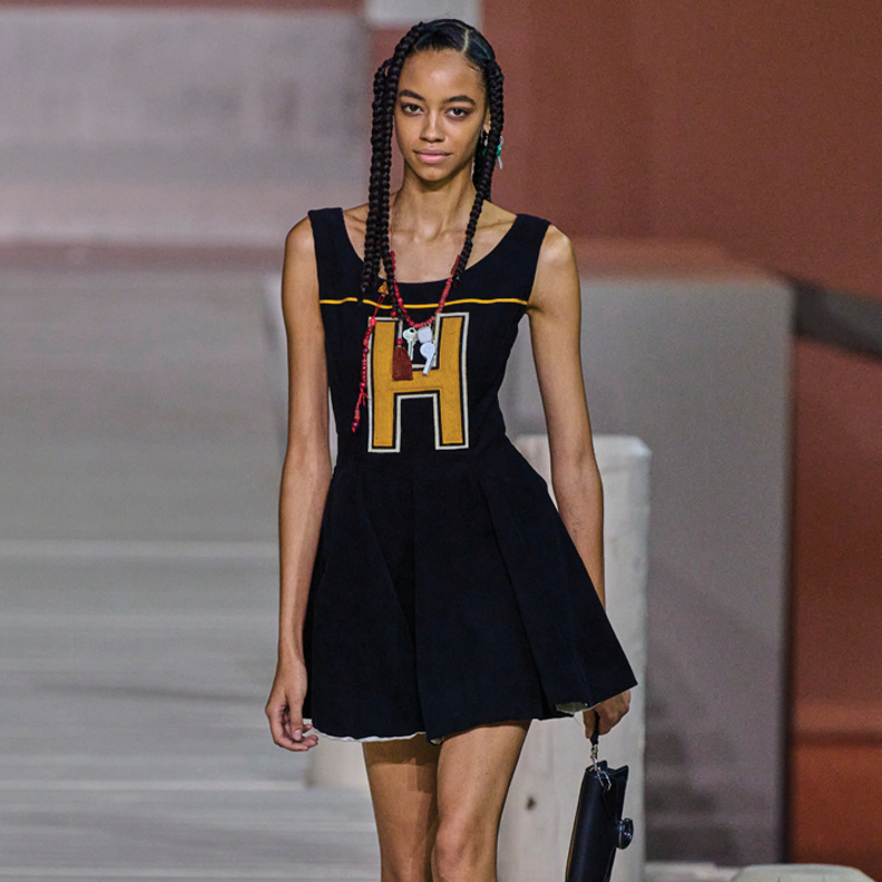 الملابس الرياضية.. تاريخ وحكاية ابتكار وتحولات مجتمعية