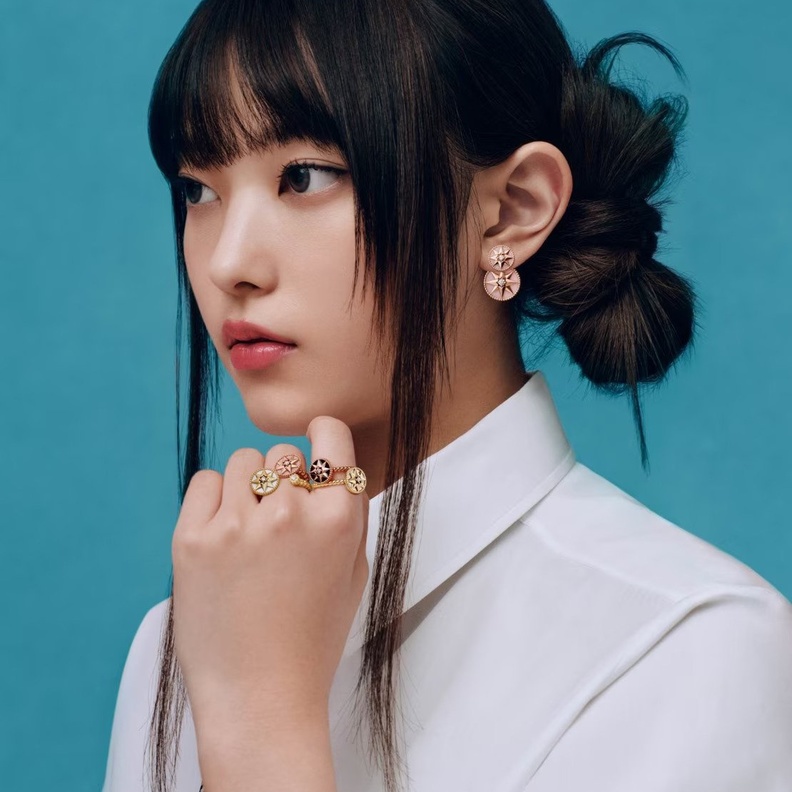 أجمل ابتكارات ديور لمجوهرات ذهب راقية هذا الصيف