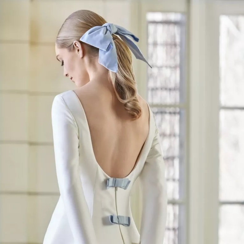 أفكار مذهلة لتنسيق اكسسوارات شعر العروس بنعومة