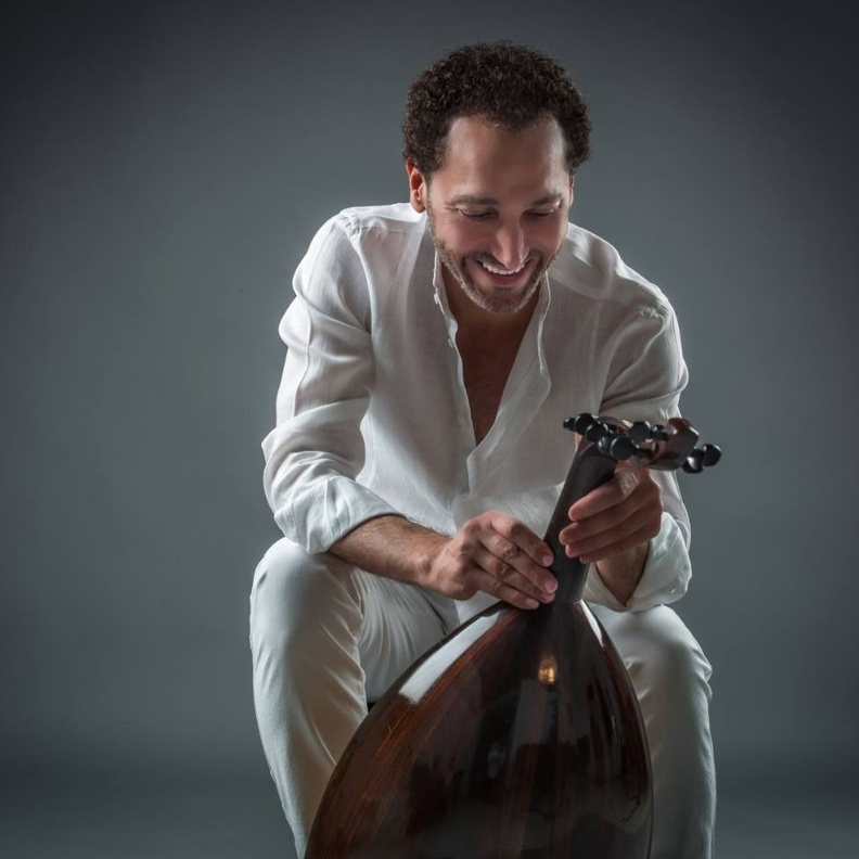 الفنان نصير شمه يقود مشروع بيت العود في الرياض