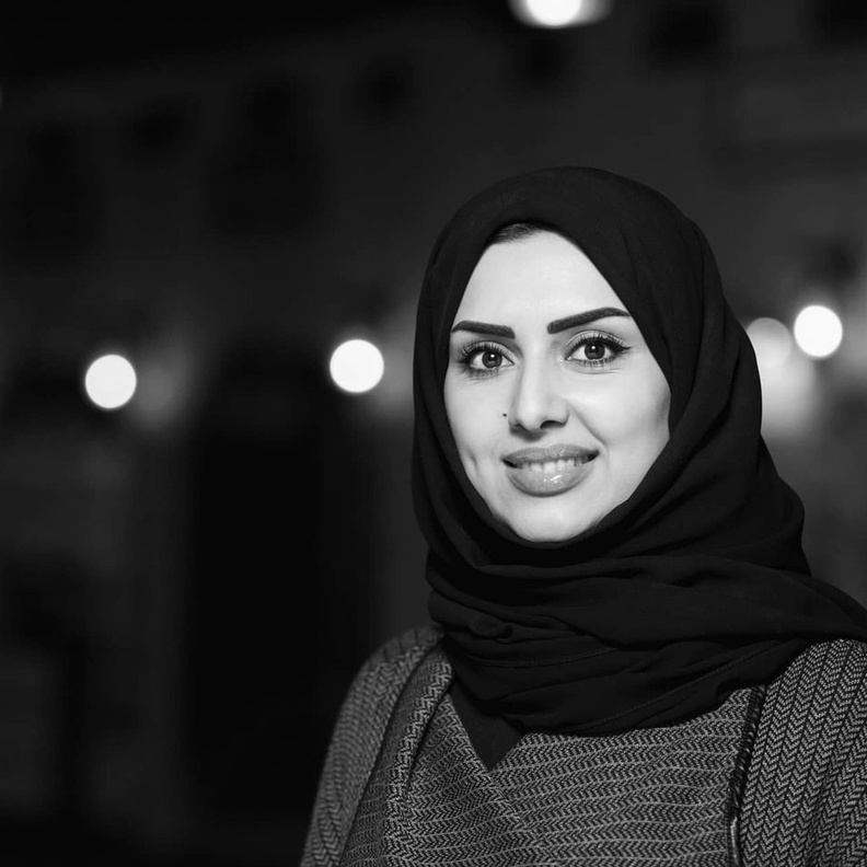 لتعزيز الإنتماء للوطن .. 32 فنانا وفنانة يستعرضون أعمالهم في معرض "من الأرض" بإثراء