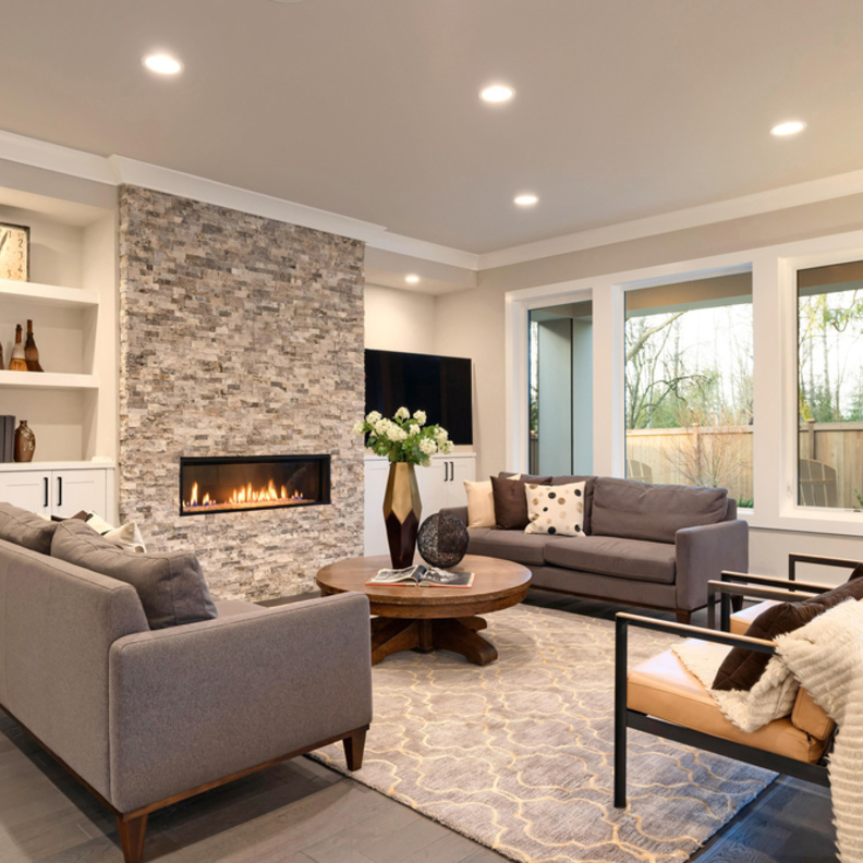 بعض الخطوات البسيطة التي يجب اتباعها لتبدو غرفة المعيشة مصممة جيدًا وزيادة مساحتهاإلى أقصى حد، مما يخلق ملاذًا مريحًا لكِ ولأسرتك.