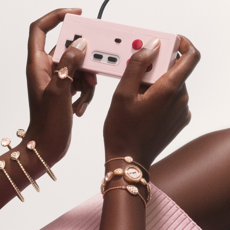 مجوهرات ذهب عصرية أنيقة من بوشرون في اطلالتك هذا الصيف