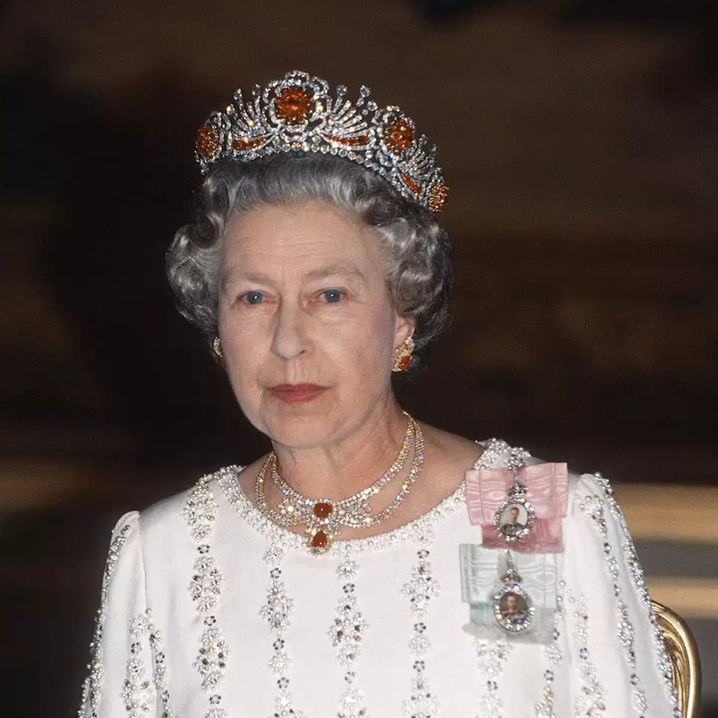 تاج الياقوت الأحمر البورمي والماس Burmese Ruby and Diamond Tiara