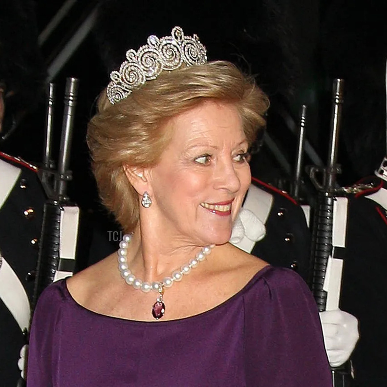 نظرة على مجموعة مجوهرات الملكة آن ماري