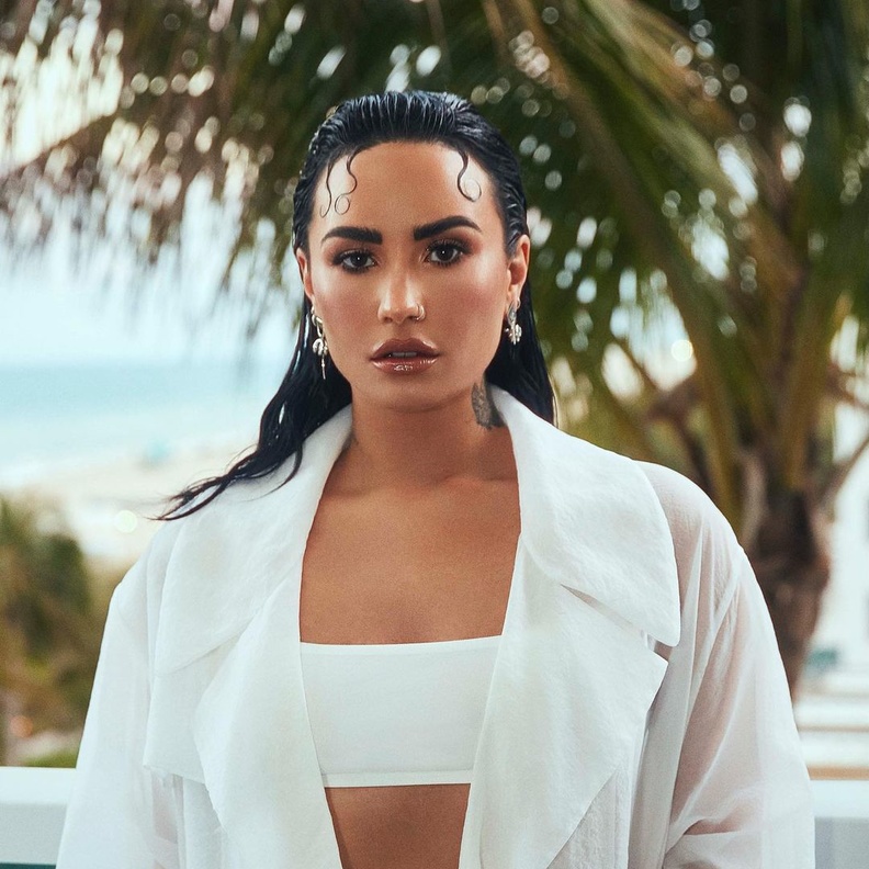 تعرفي على أجمل تصاميم مجوهرات ديمي لوفاتو Demi Lovato من صندوق مجوهراتها