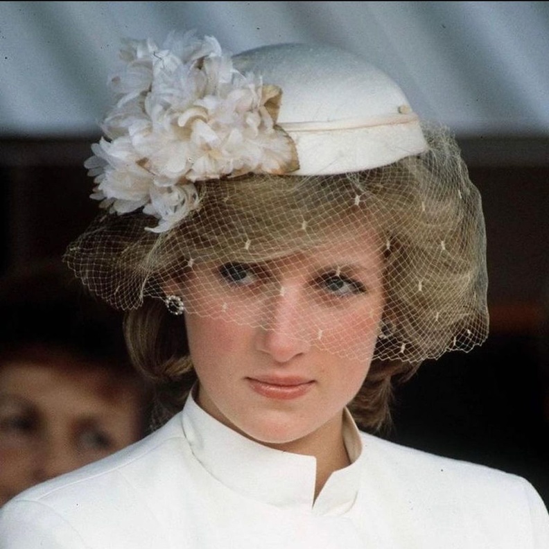 تعرفي على تصاميم مجوهرات الأميرات صاحبات الحظ السئ