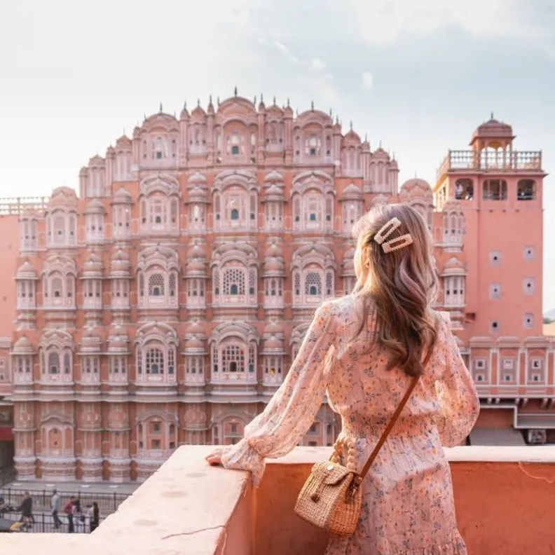 من وحي فيلم باربي الجديد..... أشهر الوجهات السياحية الوردية في العالم