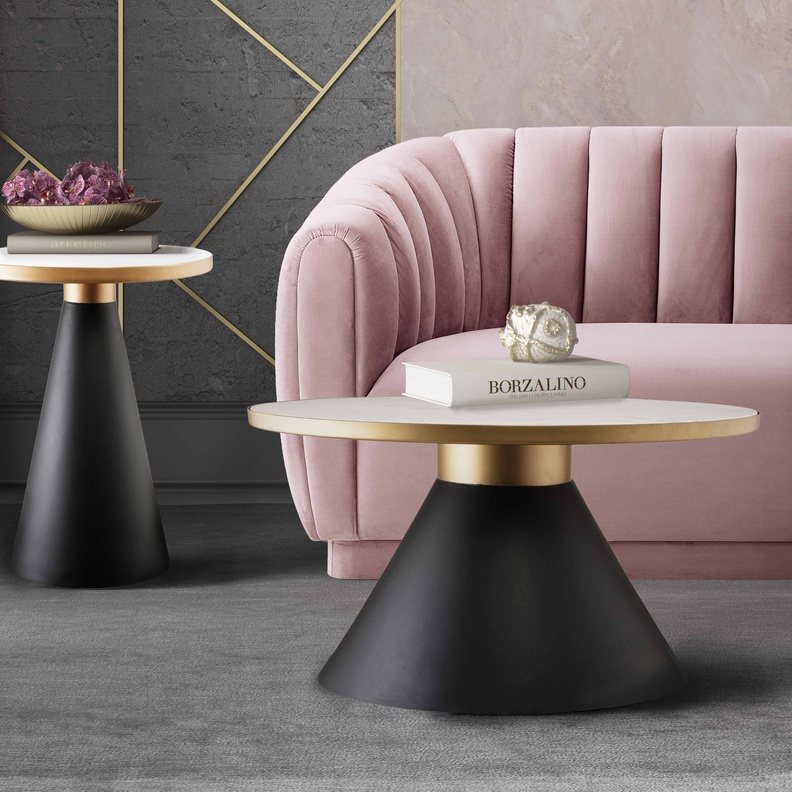 ديكورات طاولة غرفة المعيشة باللون الأبيض الصريح