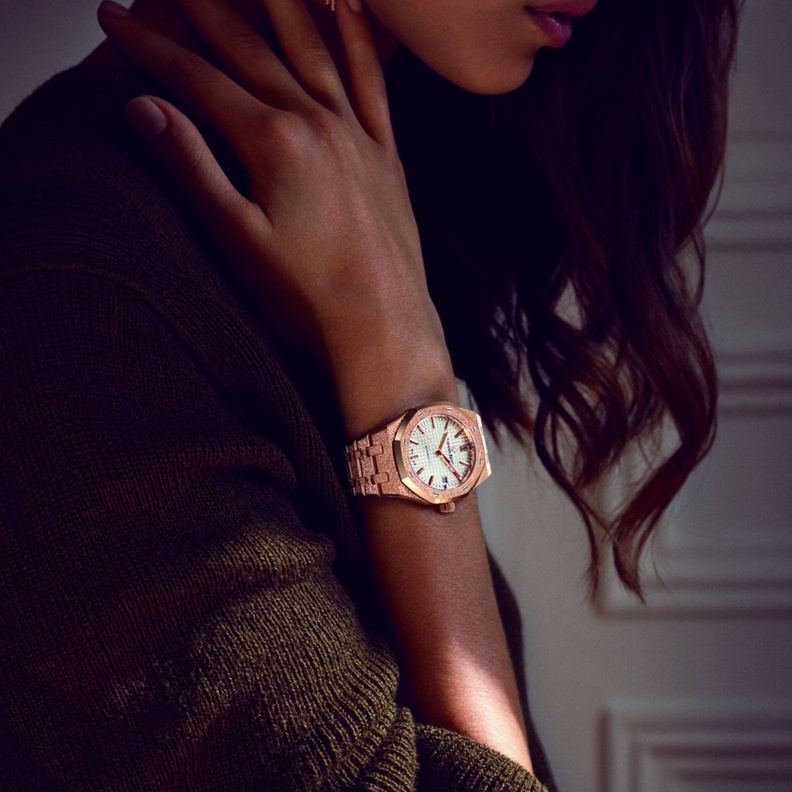 ساعات يد نسائية كبيرة الحجم لاطلالة جريئة لافتة