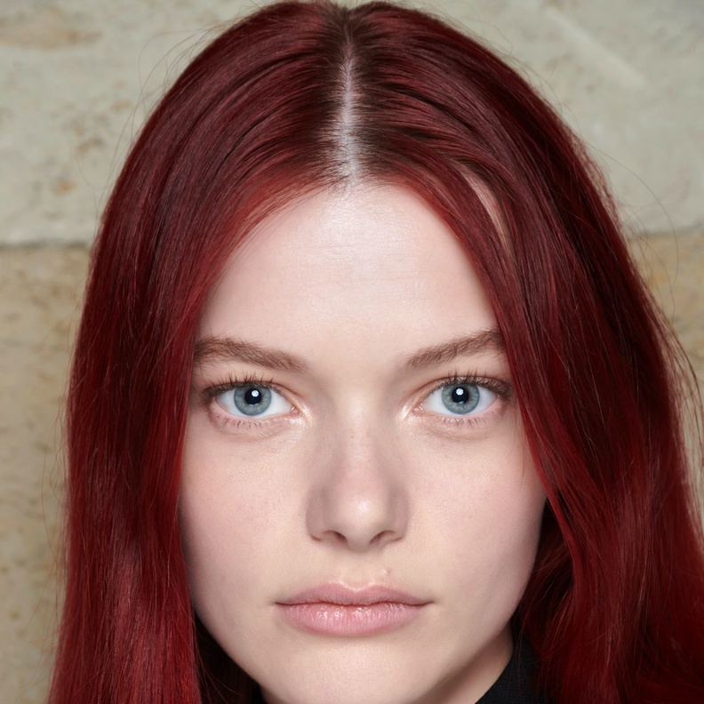 تعرفي على أفضل صبغات شعر طبيعية لإطلالة مُفعمة بالجمال والجاذبية