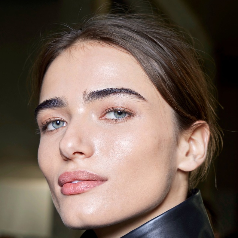 روتين مثالي للعناية ببشرة المرأة الأربعينية... إليك 8 خطوات للحفاظ على نضارتها وشبابها