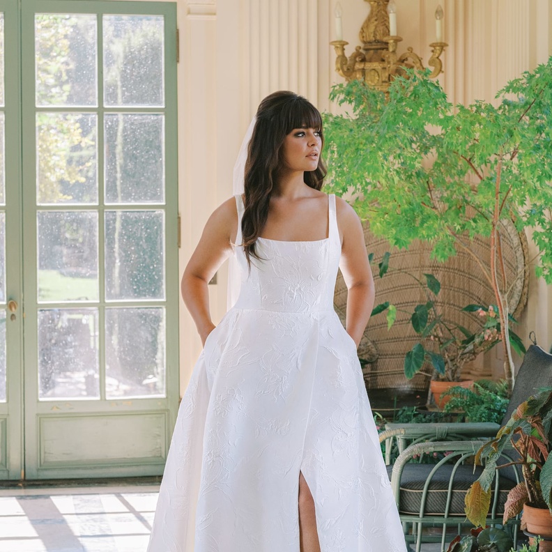 فساتين زفاف للعروس الممتلئة@annebarge