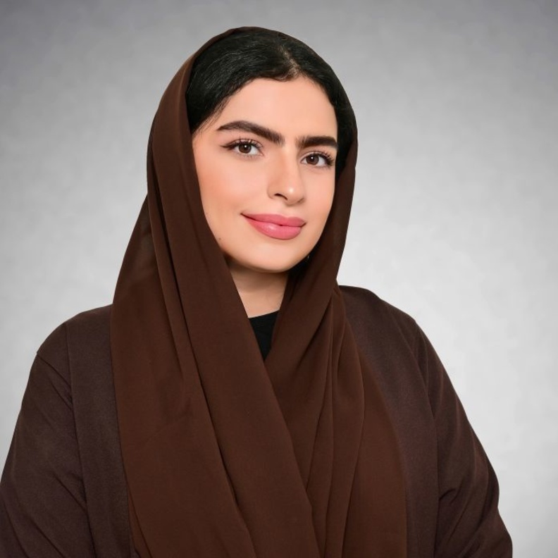 قدرية العوضي المؤسس والرئيس التنفيذي لشركة  Bumblebee لـ هي "والدتي تُلهمني لأنها أفضل أم في العالم"