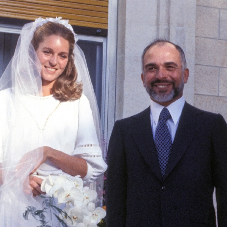 كان الملك حسين King Hussein أكبر من الملكة نور Queen Noor بـ 16 عام