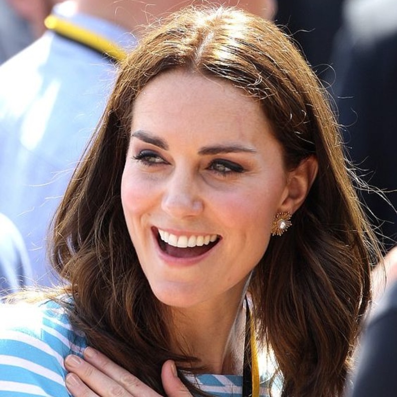 كيت ميدلتون تعتمد الخاتم المرصع بالصفير والماس الذي قدّمه لها الأمير ويليام، وكان ملكاً للأميرة ديانا.