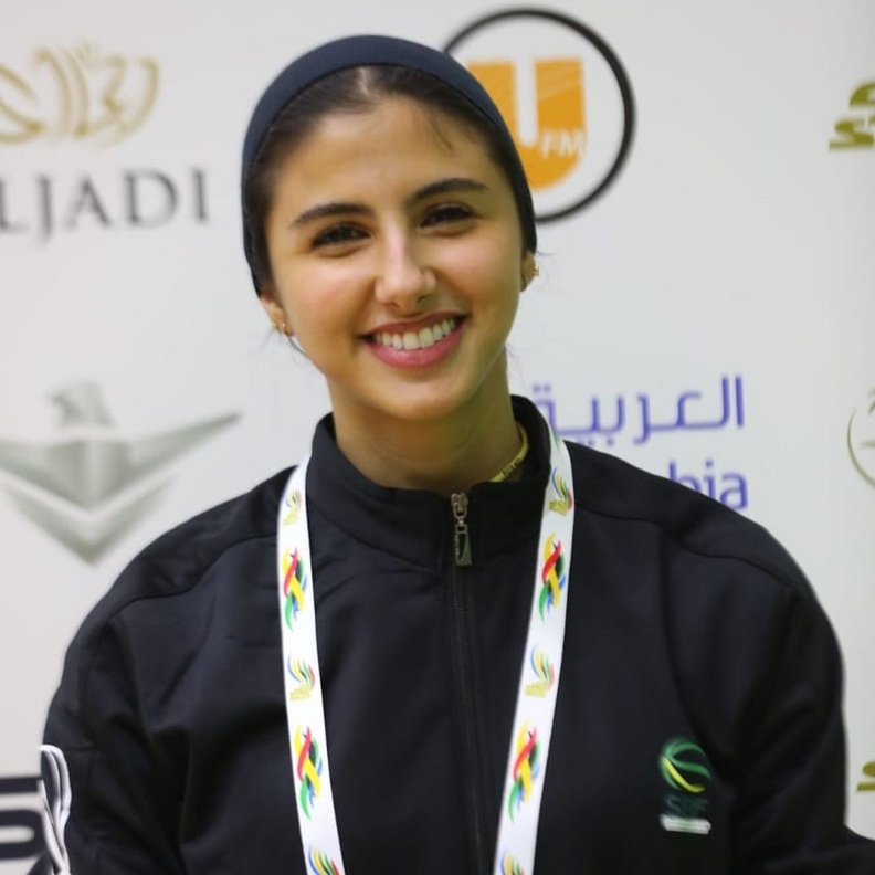 "لمياء النهدي" أول حكمة سعودية دولية في تاريخ كرة السلة السعودية