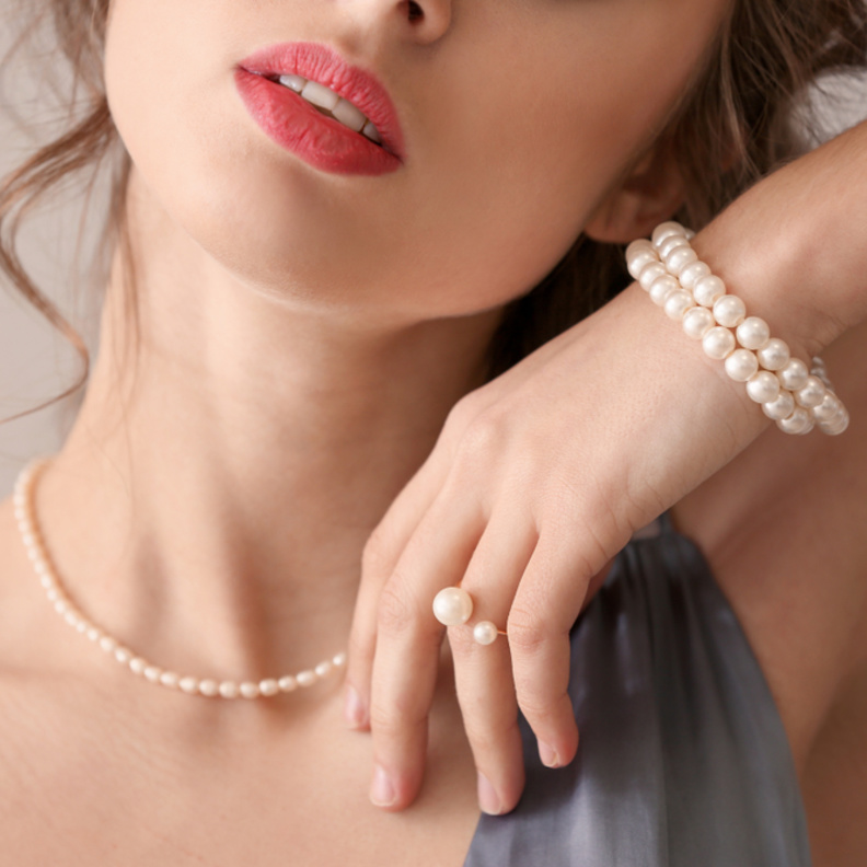 مجوهرات اللؤلؤ الحديثة 