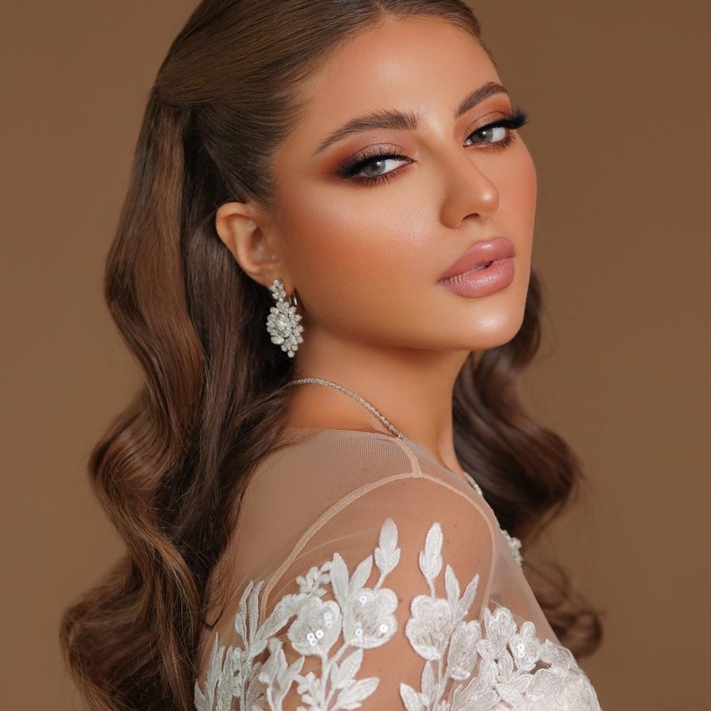 من تسريحات العرايس من خبيرة الشعر حنان الصالح