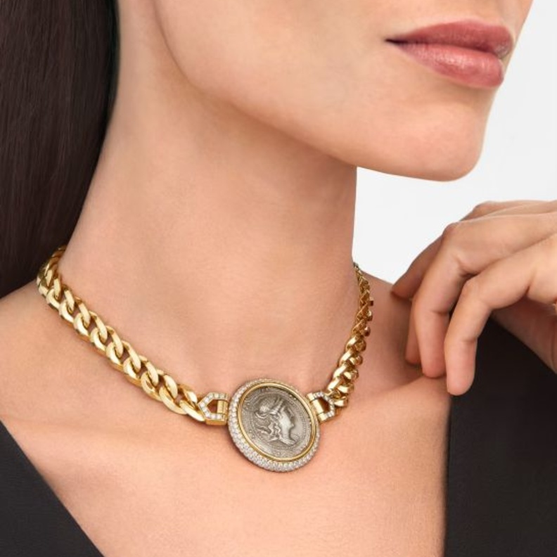 كيف اخترقت العملات النقدية عالم المجوهرات؟