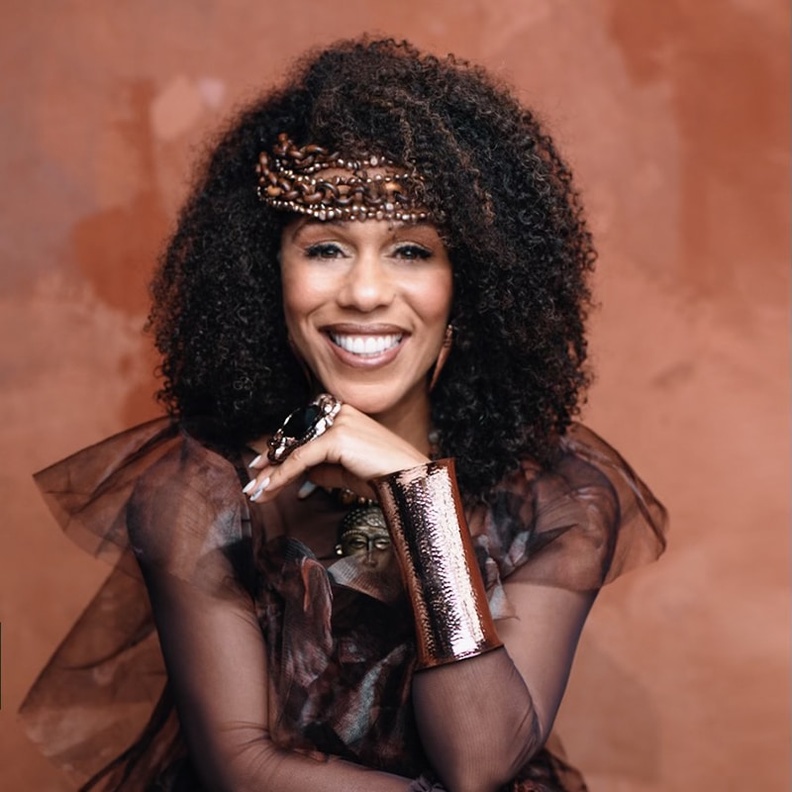 من هي الأميرة التي اكتشفت أنها أميرة وهي في سن 28؟