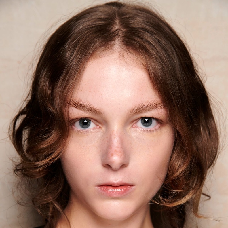 كيف تؤثر الرياضة على توازن الزهم في البشرة؟