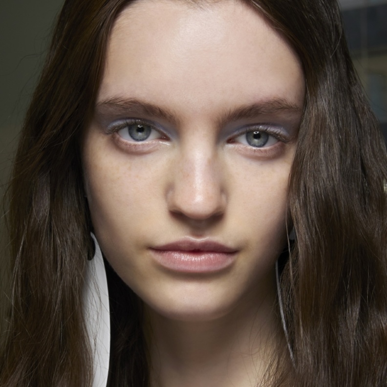 هل ترك القناع على الشعر طوال الليل فعال؟ إليك أبرز نصائحنا لك