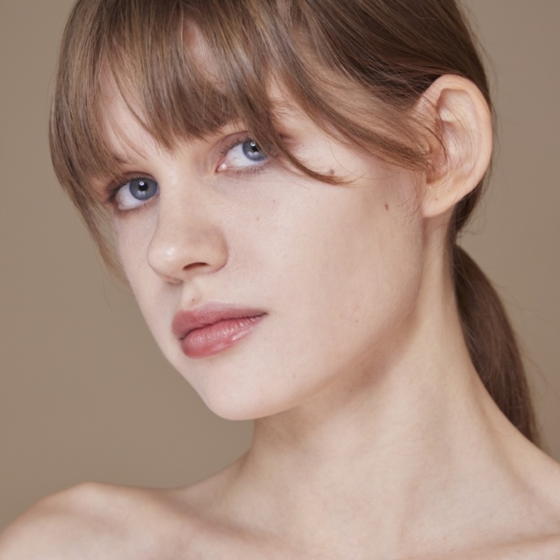  Miu Miu مستحضرات تعكس قوتك في النادي الرياضي - الصورة من عرونض 