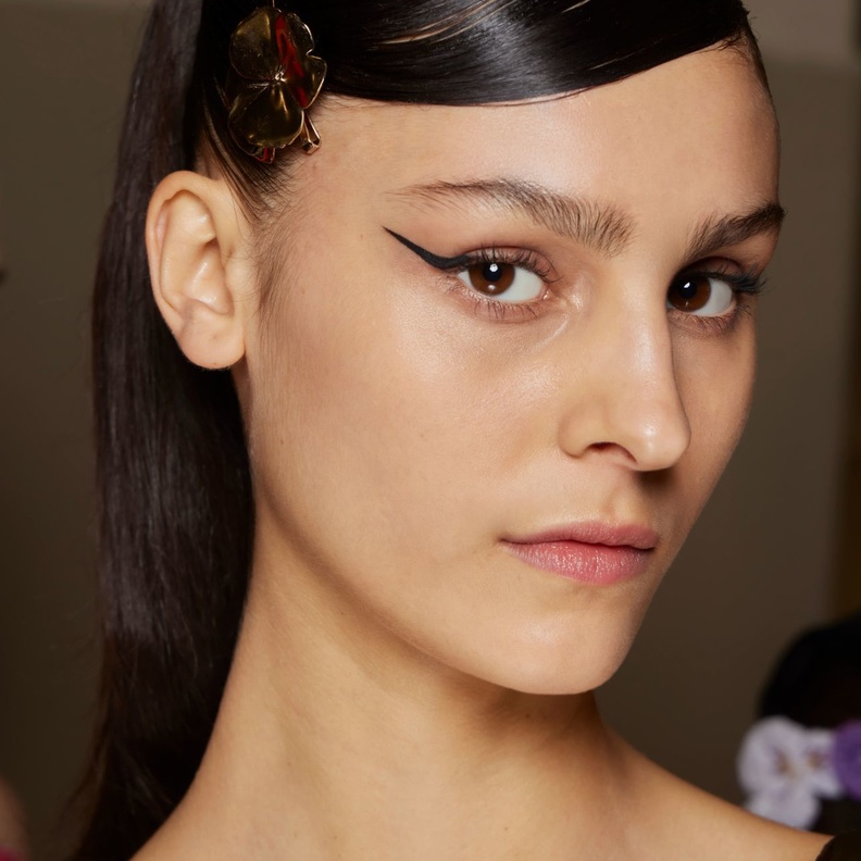 6 خرافات حول تأثير أشعة الشمس على البشرة ومظهرها الصحي