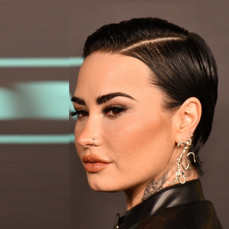 قصات وتسريحات الشعر الصبياني بأسلوب ديمي لوفاتو ..استلهمي منها إطلالات جريئة