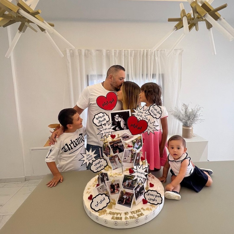 رامي عياش يحتفل بذكرى زواجه