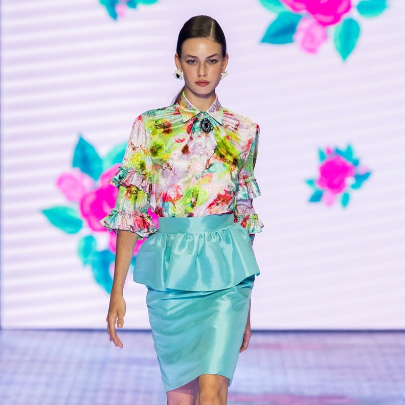 أزياء مناسبة للنساء في الخمسين تعكس أناقتهن