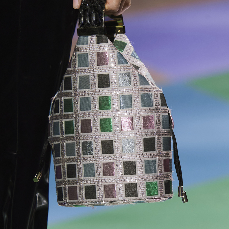 موضة  حقائب اليد بمربعات الكارو 