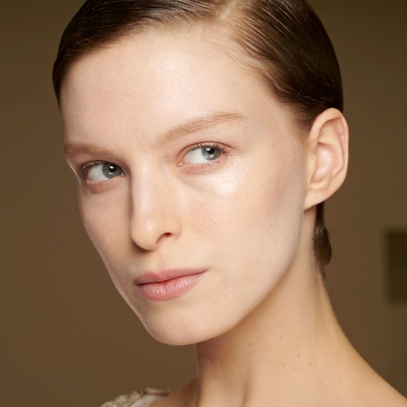 هل الكريم الليلي ضروري في روتين العناية بالبشرة؟