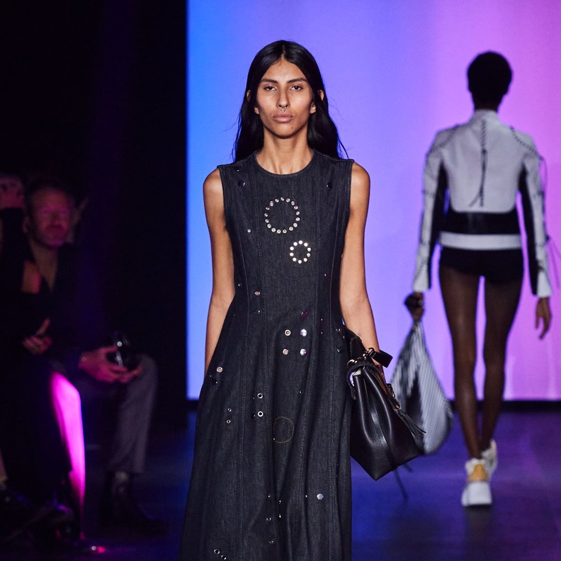 فساتين ماكسي قطعة لا تستغني عنها في إطلالات صيف 2023