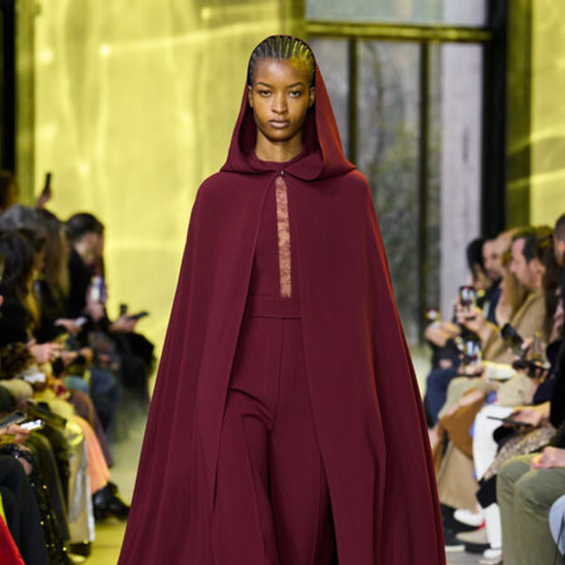 إطلالة من Elie Saab