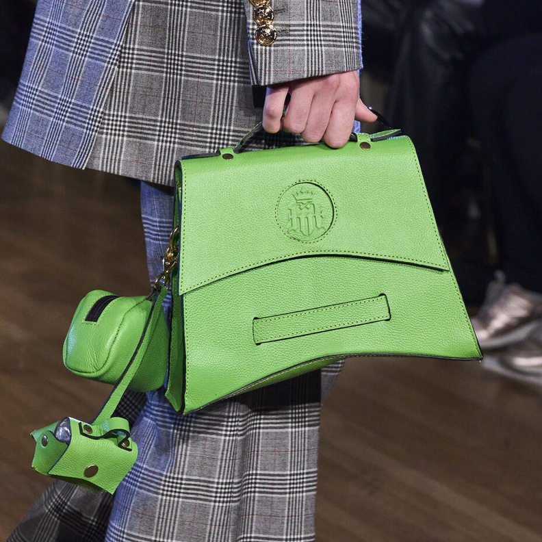 خزانتك لن تكتمل إلا بموضة الحقائب الخضراء