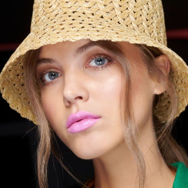 نصائحنا لك مع أجدد المستحضرات لبشرة محمية من الشمس في موسم الصيف