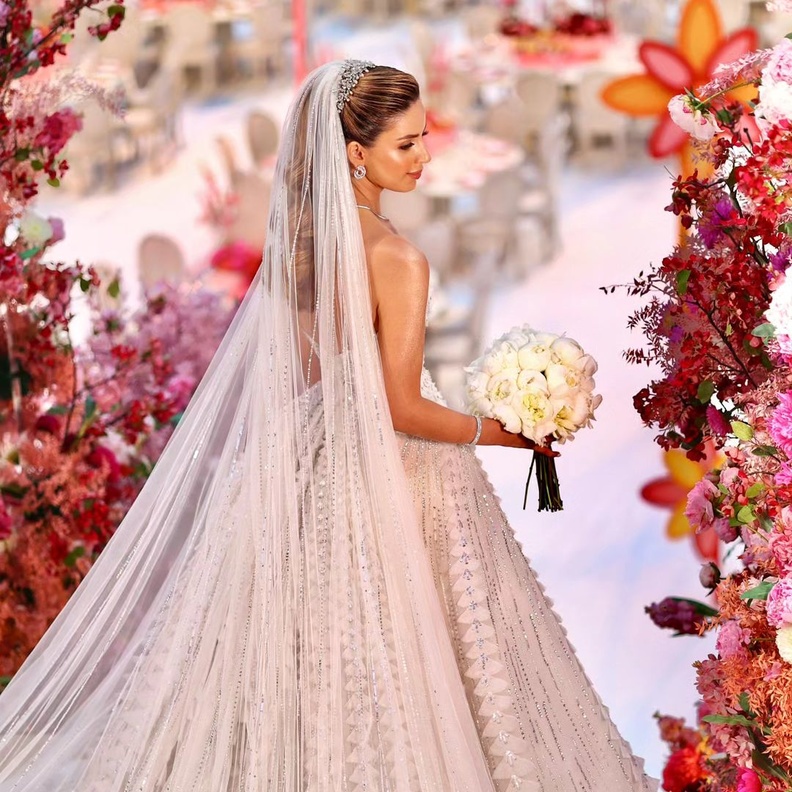 تعرفي على اجمل طرحات العرايس العربيات لهذا الموسم