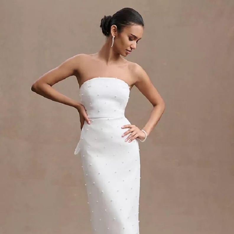 ​  موديلات فساتين زفاف مزينة باللؤلؤ  ​