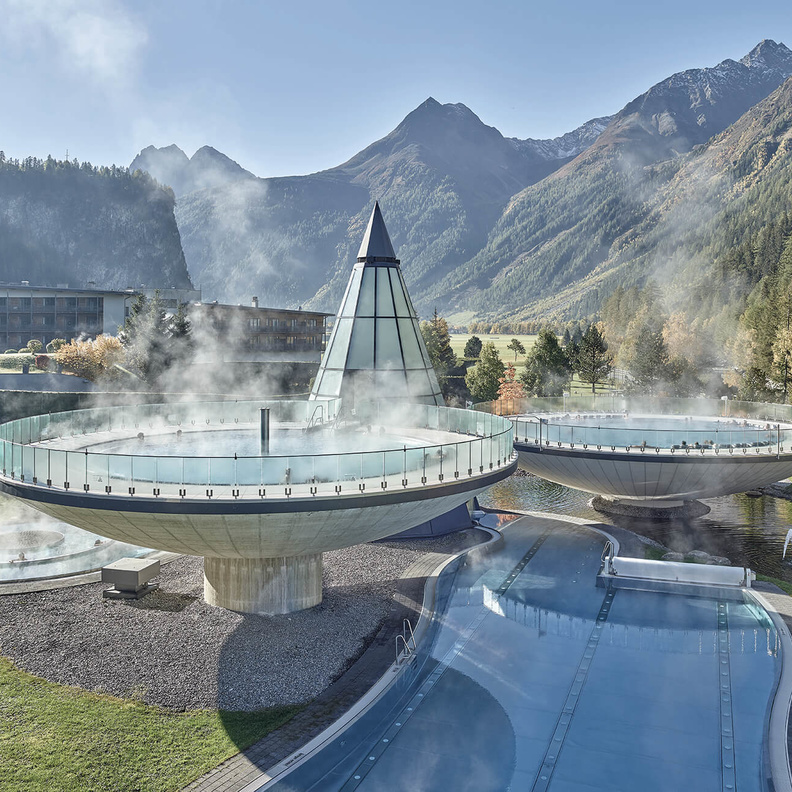 10 فنادق رائعة لشهر عسل رومانسي واستثنائي في أيسلندا