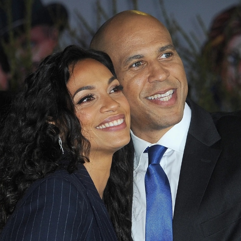 روزاريو داوسون Rosario Dawson وكوري بوكر Cory Booker