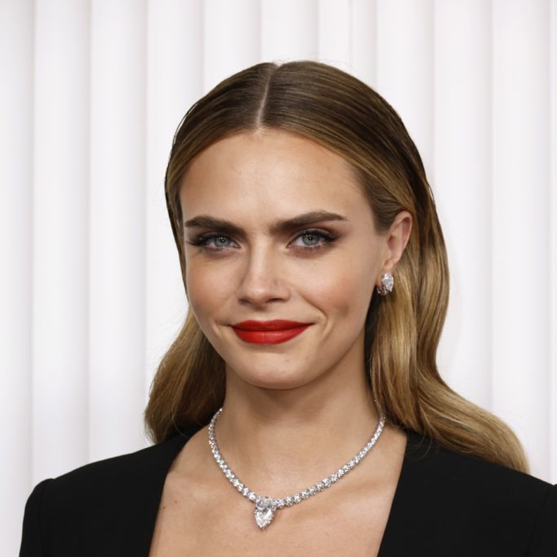 ألوان أحمر شفاه قوية طبّقيها وفقاً لنوعية بشرتك.. صيحات بأسلوب النجمات العالميات