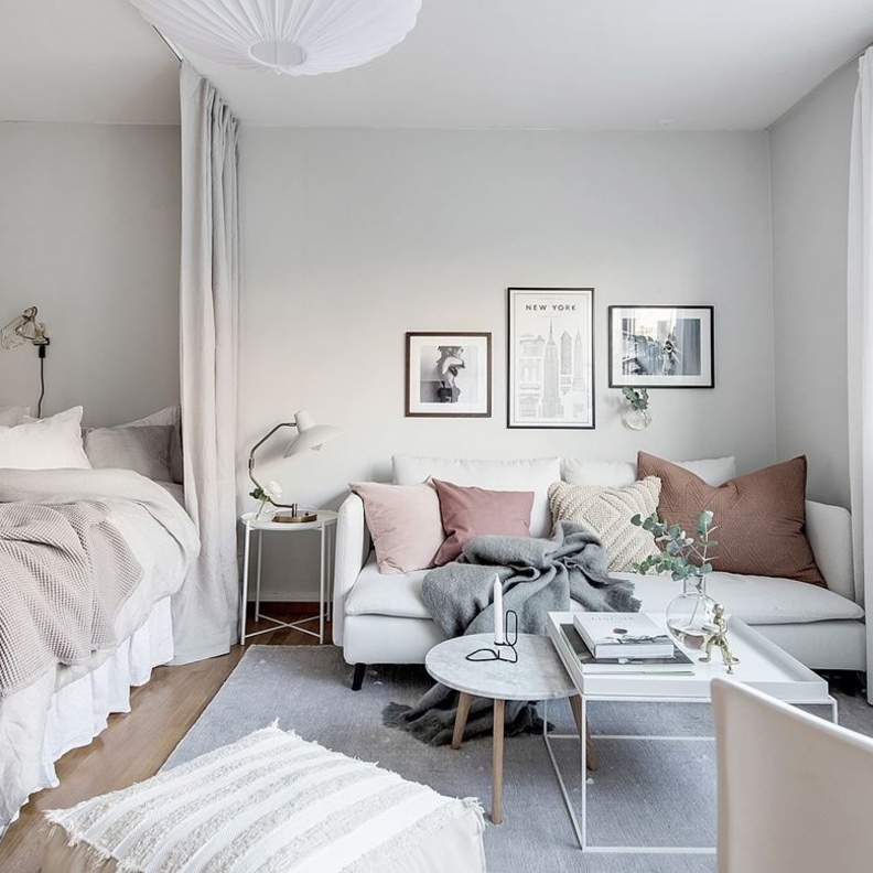 أثاث مريح وعملي لشقق الاستديو وبلون أبيض صريح