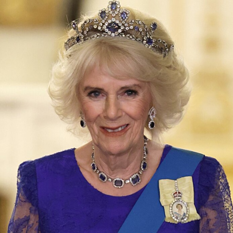 أجمل التيجان الملكية التي ظهرت بها الملكة كاميلا